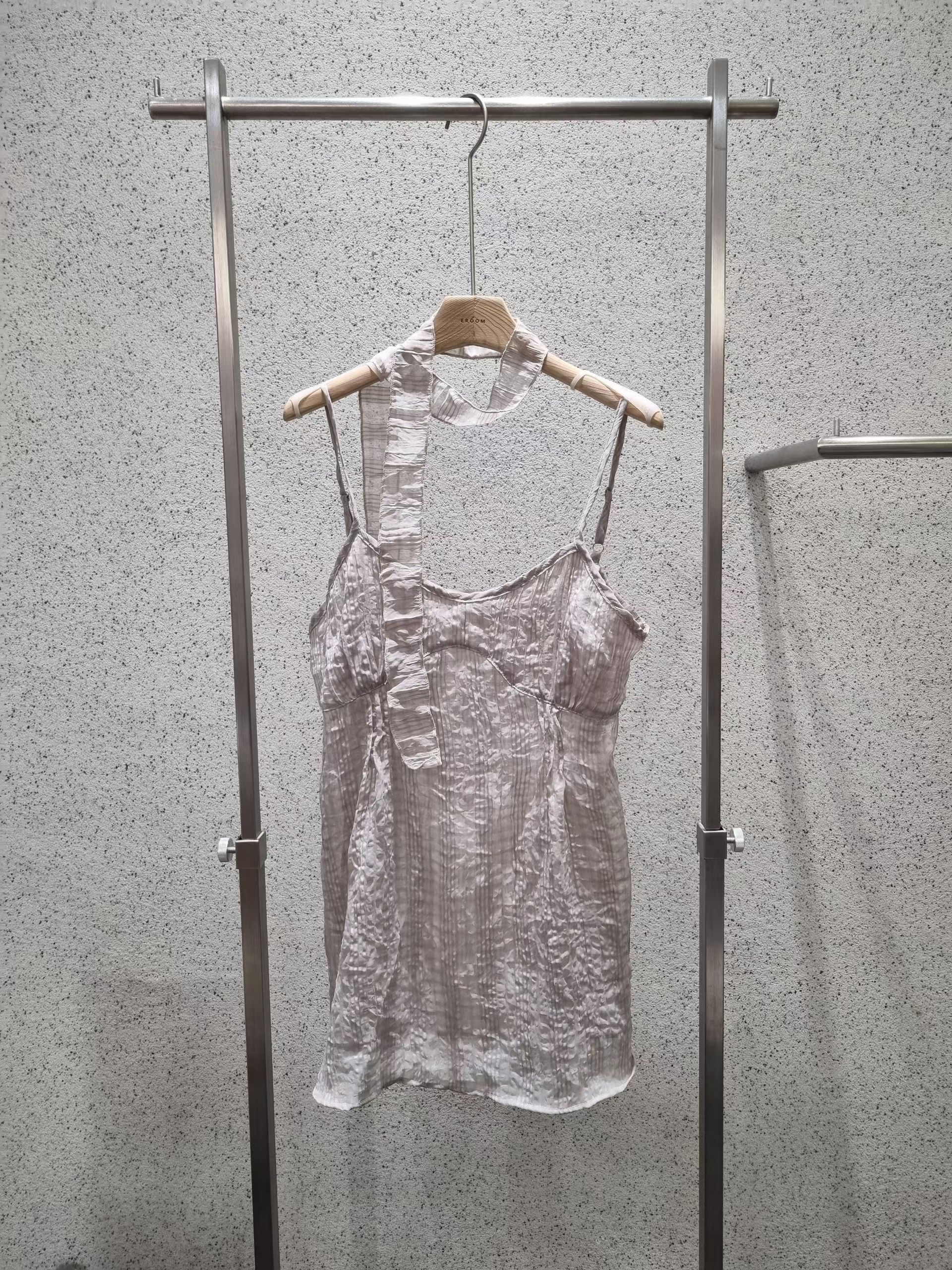 EROOM韓國東大門直郵女裝新款26夏季連衣裙含脖帶格子圍巾EROOM連衣裙