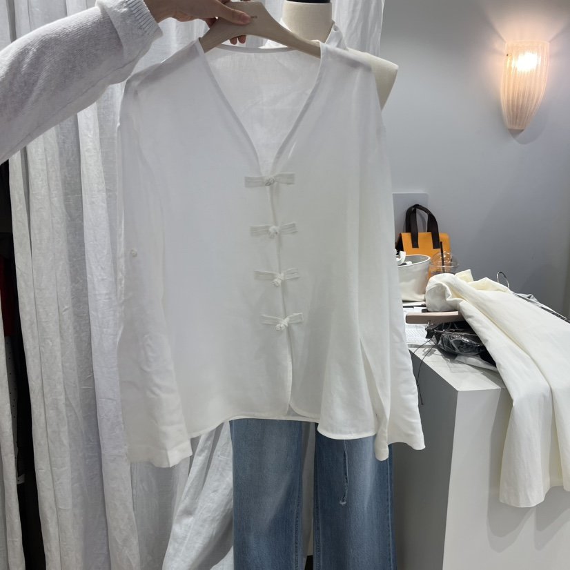 ANDYOUBROWN韓國東大門代購女裝新品26夏季襯衫蕾絲衫V領ANDYOUBROWN襯衫/蕾絲衫