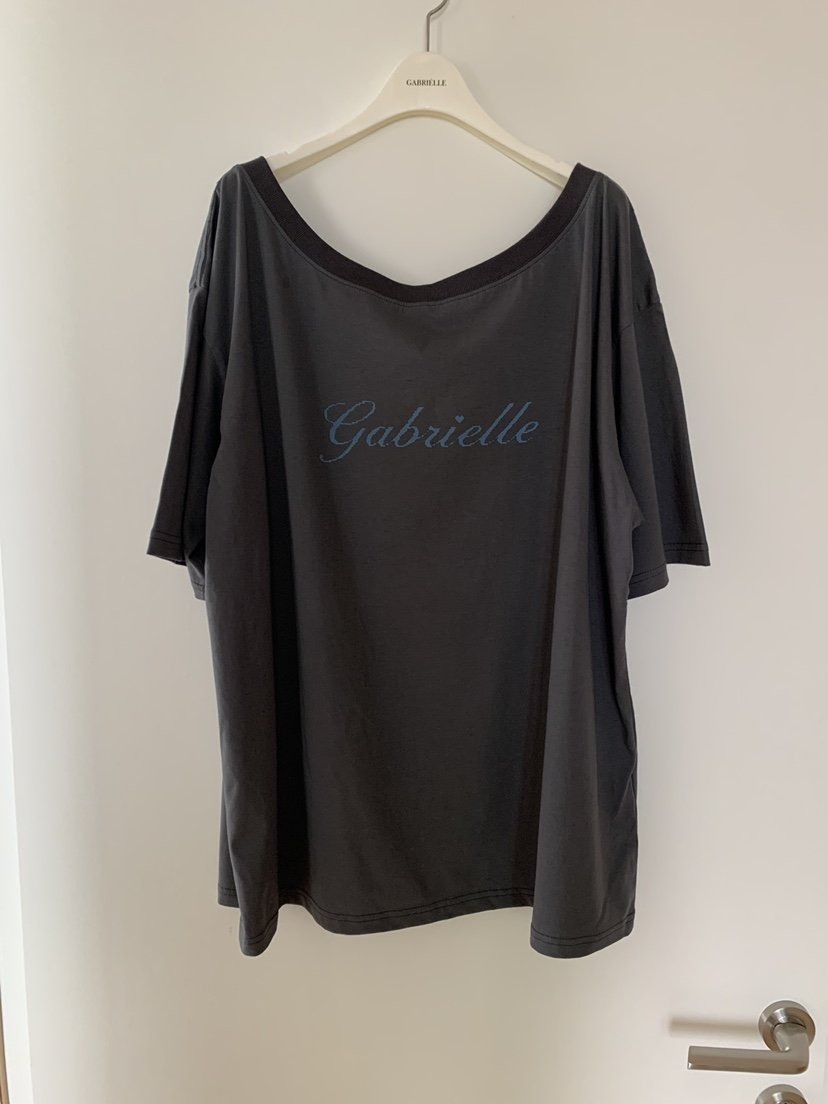 GABRIELLE韓國直郵實拍女士新款推薦人氣休閑時尚T恤露肩GABRIELLET恤