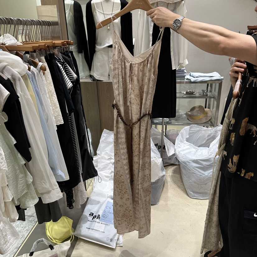 MELO韓國直郵實拍女裝新品26夏季推薦人氣時尚連衣裙提花MELO連衣裙