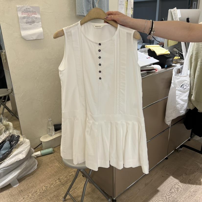 W AND J東大門直郵女士新品熱賣人氣26夏季吊帶背心無袖W AND J吊帶/背心