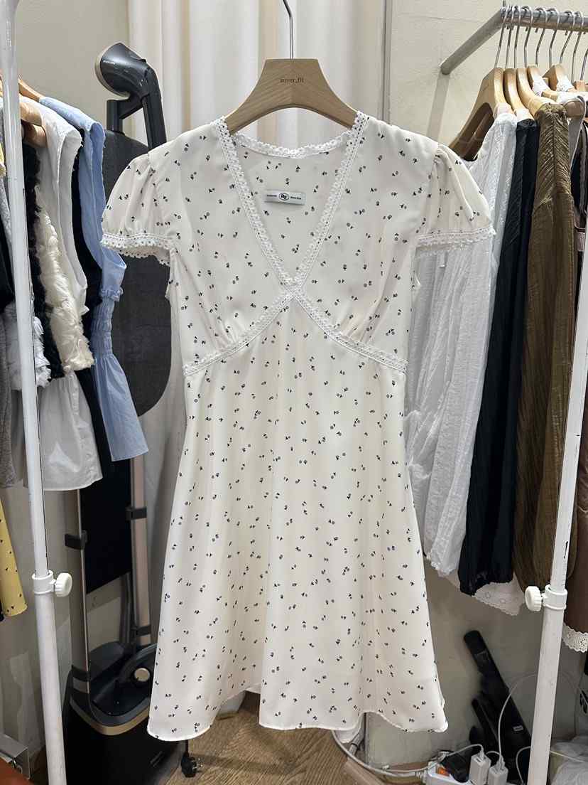 AUVERFIT韓國直郵女裝新品推薦真品休閑熱賣時尚連衣裙修身AUVERFIT連衣裙