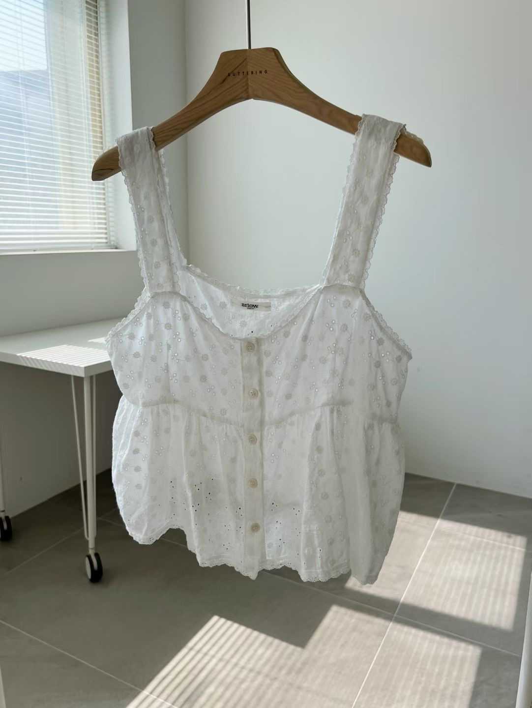 ARLOW東大門直郵女裝新品推薦休閑時尚人氣吊帶背心刺繡柔軟ARLOW吊帶/背心