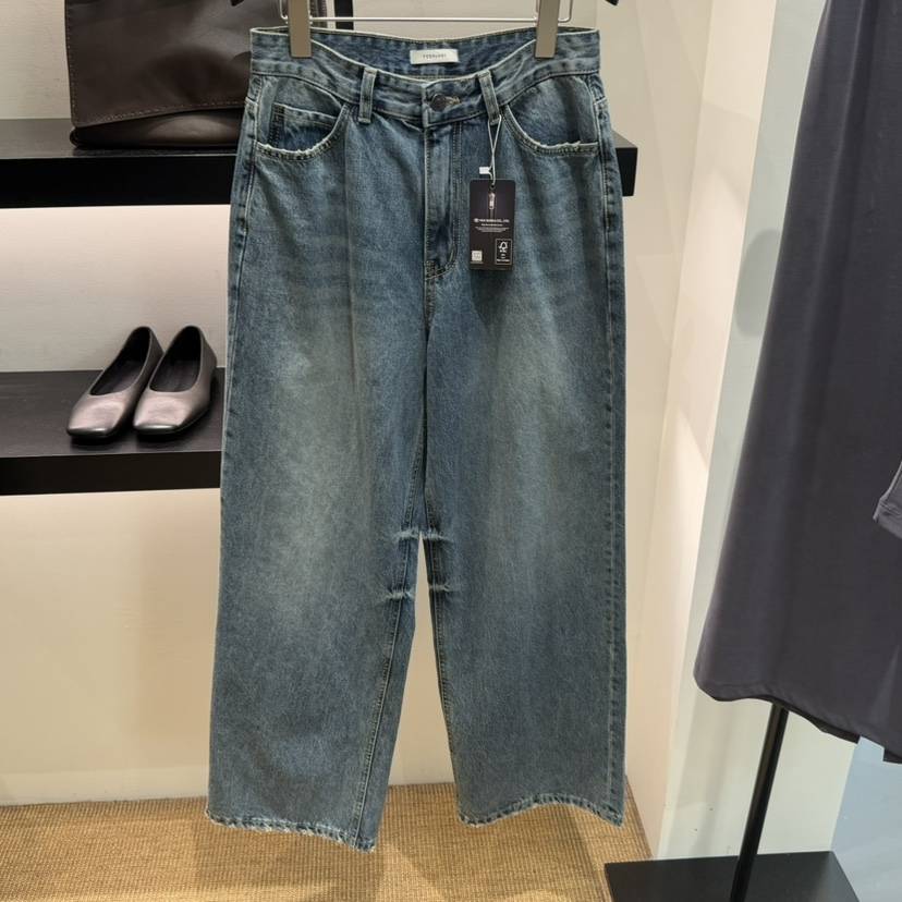 FEBRUARY 11東大門代購女裝新品真品熱賣推薦時尚牛仔褲FEBRUARY 11牛仔褲
