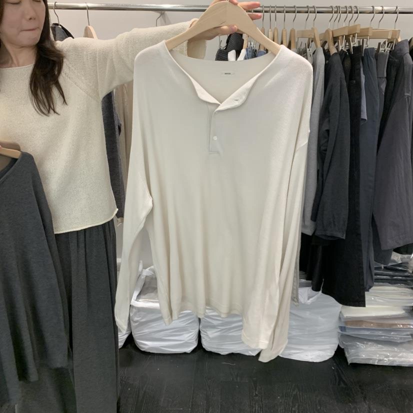 TAFFETA/MURET/ROBERTI東大門直郵女士新款人氣長袖T恤TAFFETA/MURET/ROBERTI長袖T恤