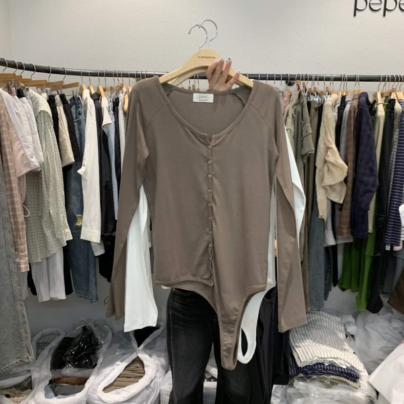 ALMOND PEPE東大門實拍女士新款真品推薦時尚長袖T恤開衫ALMOND PEPE長袖T恤