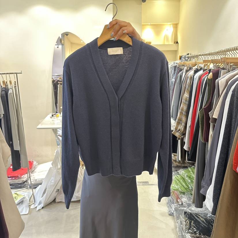 YIKHO STYLE東大門實拍女士新品推薦真品休閑人氣針織衫YIKHO STYLE針織衫