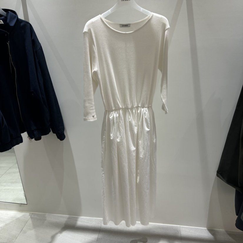 LOW MOMENT東大門實拍女士新品真品人氣時尚推薦連衣裙OPSLOW MOMENT連衣裙