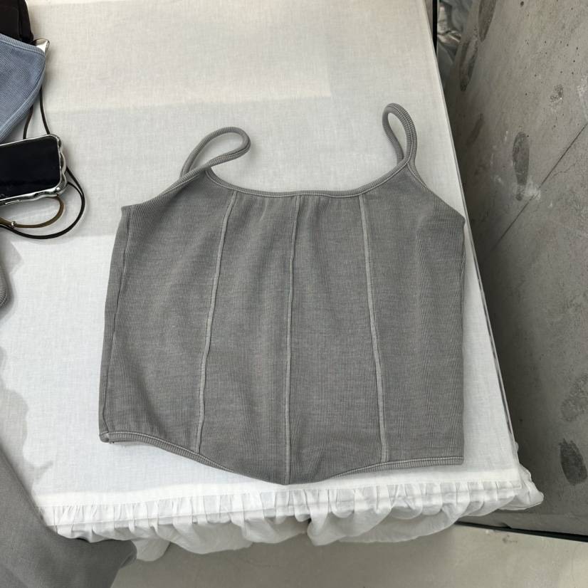 R U VAULT韓國直郵女裝新款時尚人氣休閑熱賣推薦吊帶背心R U VAULT吊帶/背心