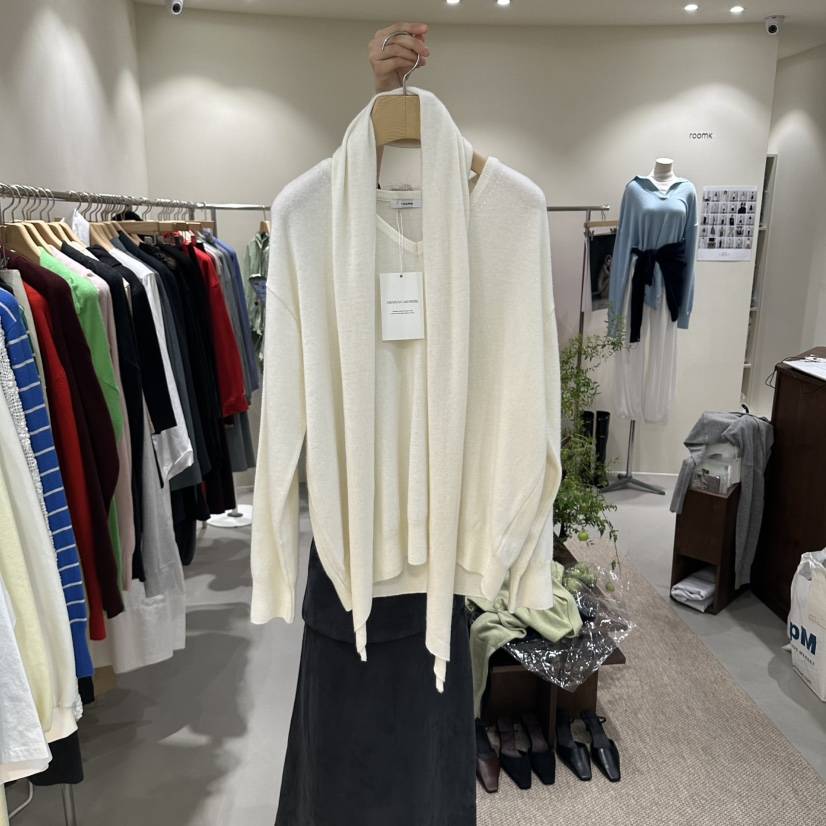 ROOM K-P東大門實拍女裝新款真品熱賣時尚針織衫含圍巾ROOM K-P針織衫