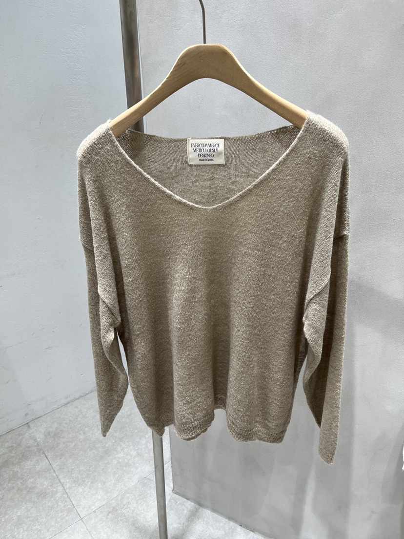 EVERCOMMERCE METICULOUSLY DESIGNED東大門直郵女裝新品熱賣針織衫EVERCOMMERCE METICULOUSLY DESIGNED針織衫