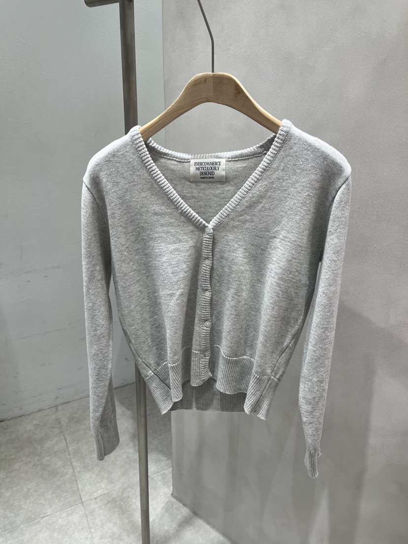 EVERCOMMERCE METICULOUSLY DESIGNED東大門代購女裝新款時尚針織衫棉質開衫經典EVERCOMMERCE METICULOUSLY DESIGNED針織衫