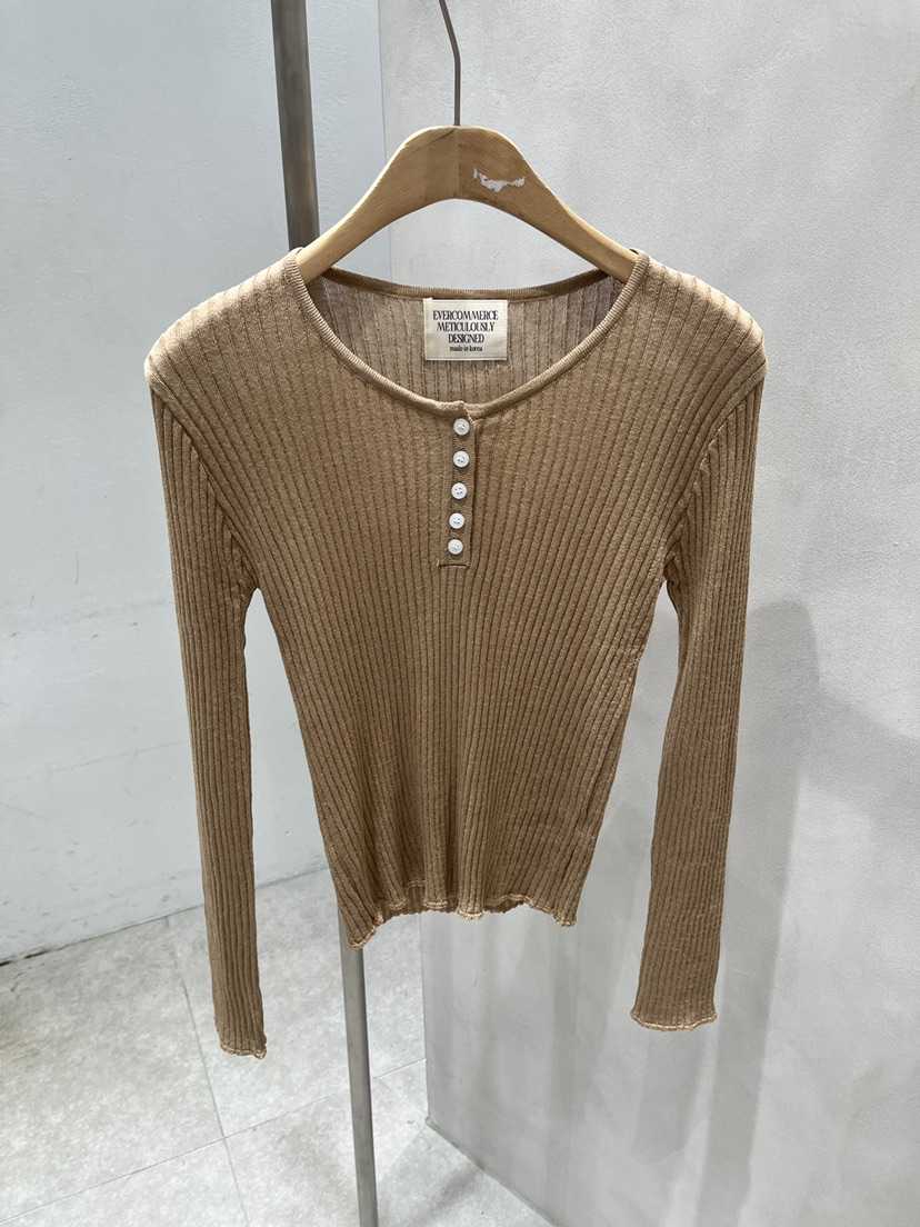 EVERCOMMERCE METICULOUSLY DESIGNED韓國直郵女裝新款熱賣針織衫EVERCOMMERCE METICULOUSLY DESIGNED針織衫