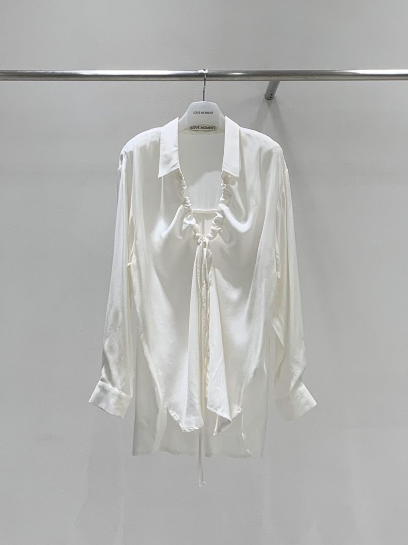 LOVE MOMENT東大門直郵女士新款真品人氣熱賣襯衫蕾絲衫LOVE MOMENT襯衫/蕾絲衫