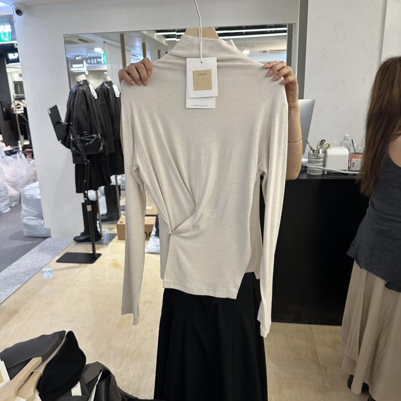 KOIVUE東大門實拍女士新品熱賣休閑人氣推薦真品時尚長袖T恤KOIVUE長袖T恤