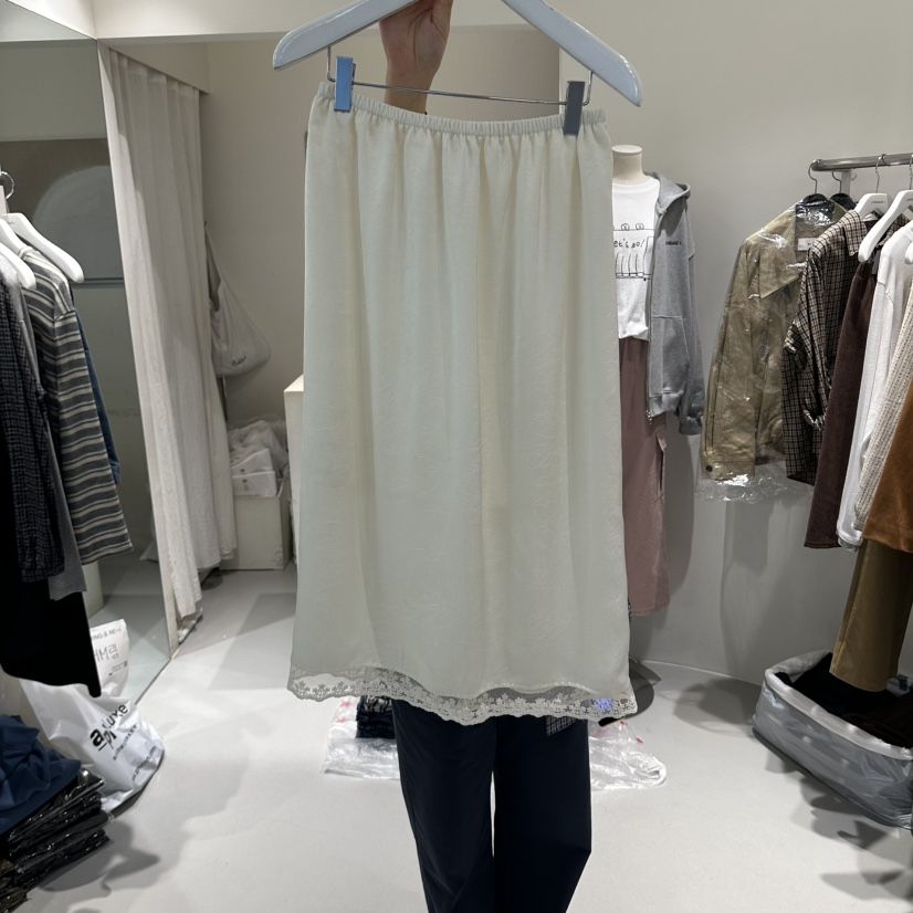LORING RE I東大門代購女裝新品時尚推薦熱賣人氣真品長裙LORING RE-I/BARE長裙