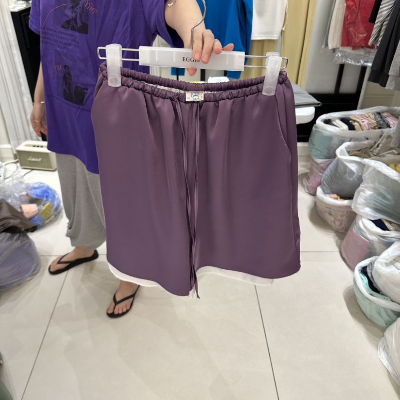 EGG IS東大門實拍女裝新品真品熱賣時尚推薦人氣短褲緞面EGG IS短褲
