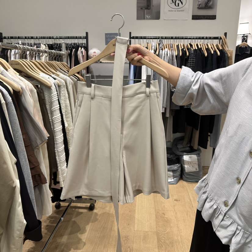 M.G.N東大門直郵女士新品熱賣休閑人氣時尚真品短褲含腰帶MAGNET短褲