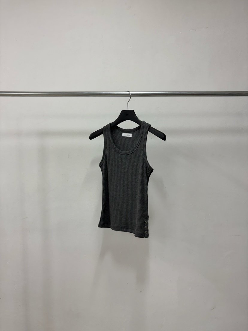 EE97東大門實拍女士新品真品時尚職業人氣休閑推薦吊帶背心EE97吊帶/背心