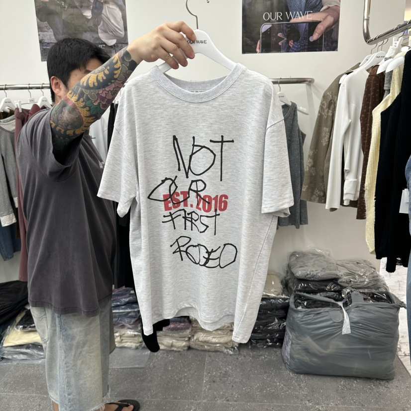 OURWAVE/OUR ROOM東大門實拍女裝新款真品熱賣人氣時尚T恤OURWAVE/OUR ROOMT恤