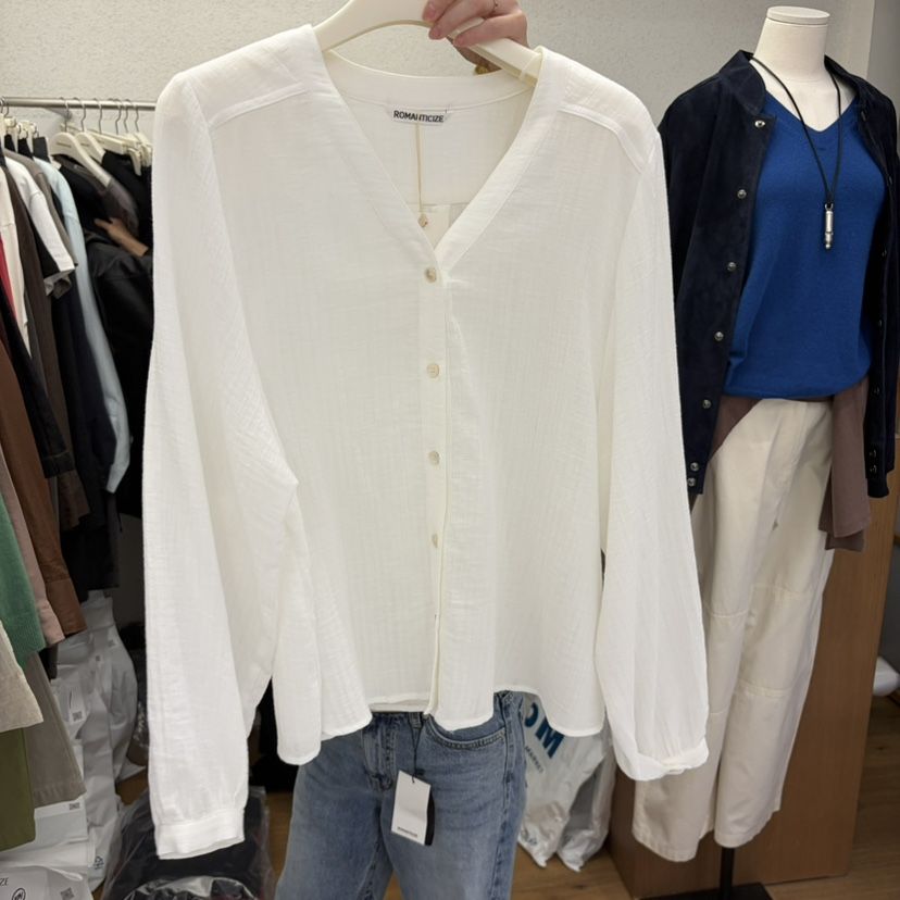 ROMANTICIZE東大門實拍女士新款時尚真品熱賣襯衫蕾絲衫V領ROMANTICIZE襯衫/蕾絲衫