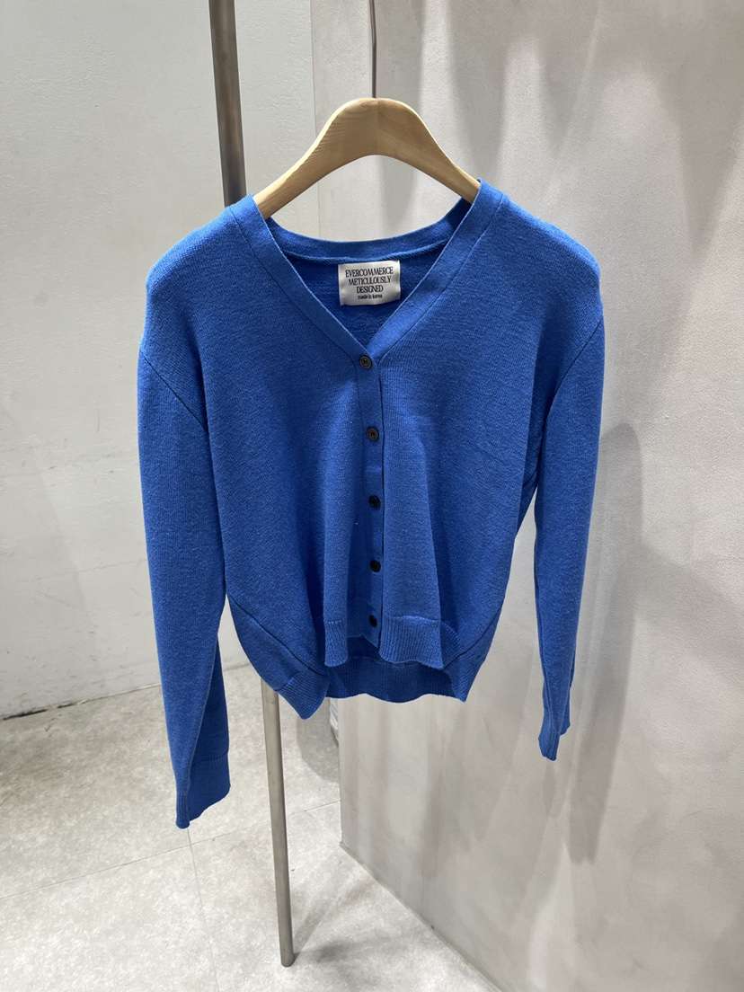 EVERCOMMERCE METICULOUSLY DESIGNED韓國代購女裝新品人氣針織衫EVERCOMMERCE METICULOUSLY DESIGNED針織衫