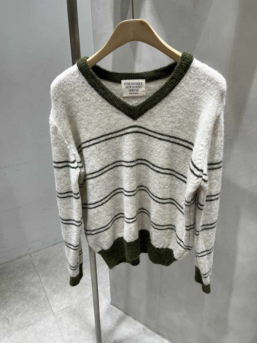 EVERCOMMERCE METICULOUSLY DESIGNED韓國代購女裝新款真品針織衫EVERCOMMERCE METICULOUSLY DESIGNED針織衫