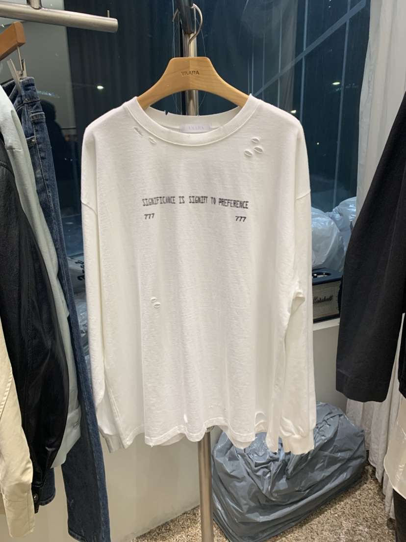 VAARA東大門實拍女裝新品熱賣時尚推薦真品人氣長袖T恤復古VAARA長袖T恤