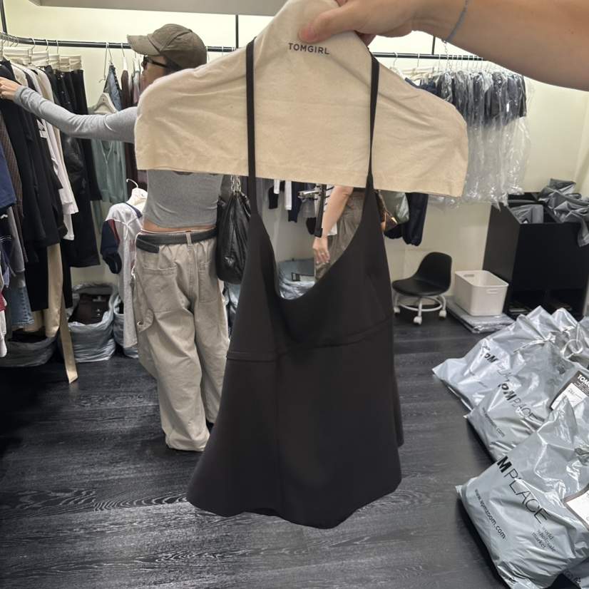 TOMGIRL東大門直郵女裝新品時尚真品人氣吊帶背心不含內搭TOMGIRL吊帶/背心