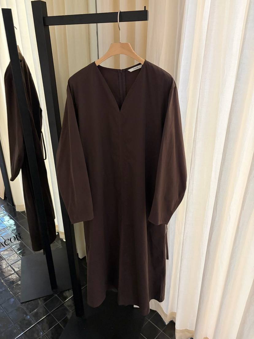 REGULARLY/PLACOR東大門直郵女裝新款時尚連衣裙含腰繩V領REGULARLY/PLACOR連衣裙