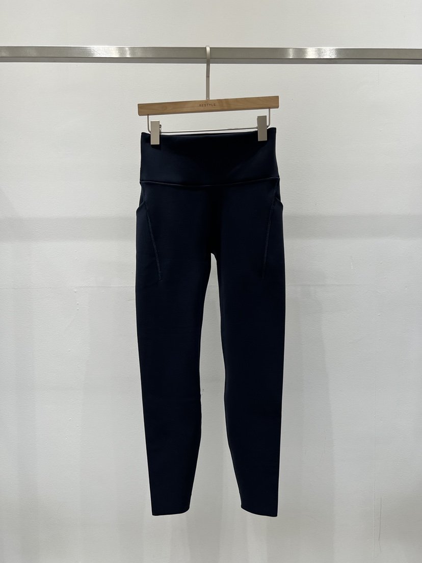 RE STYLE-Q東大門直郵女裝新品熱賣打底褲鯊魚褲抓絨開衩RE STYLE打底褲/鯊魚褲
