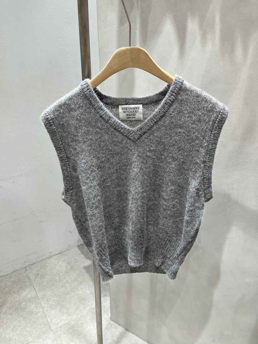 EVERCOMMERCE METICULOUSLY DESIGNED東大門實拍女士新品推薦吊帶背心EVERCOMMERCE METICULOUSLY DESIGNED吊帶/背心
