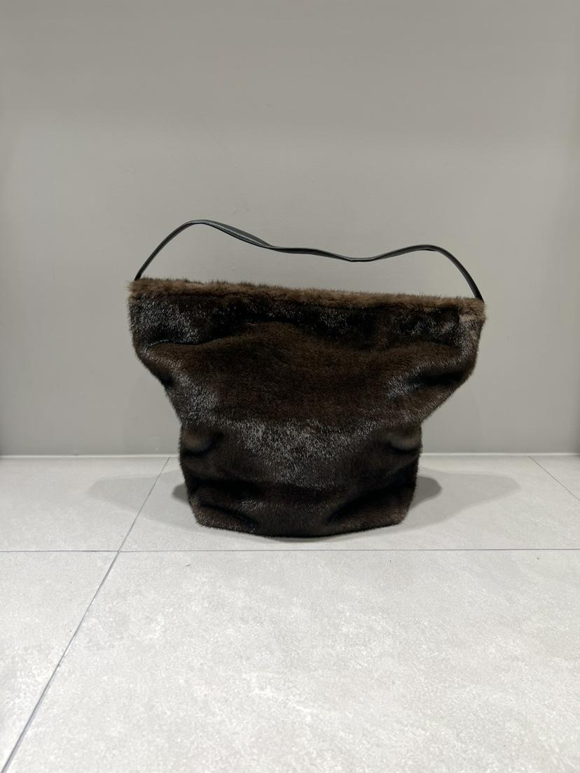 CESTLAVIE東大門直郵女士新品休閑熱賣單肩斜跨包毛皮皮革CESTLAVIE單肩/斜跨包