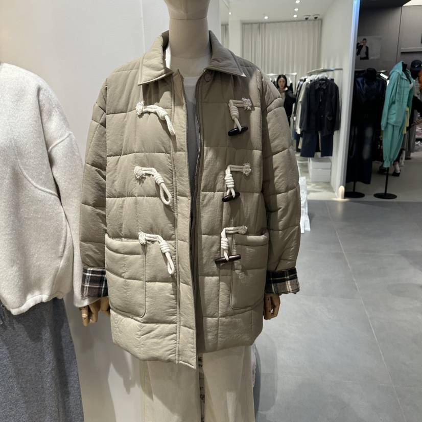TIZZI東大門直郵女裝新品休閑真品熱賣人氣推薦時尚短款棉服TIZZI短款棉服