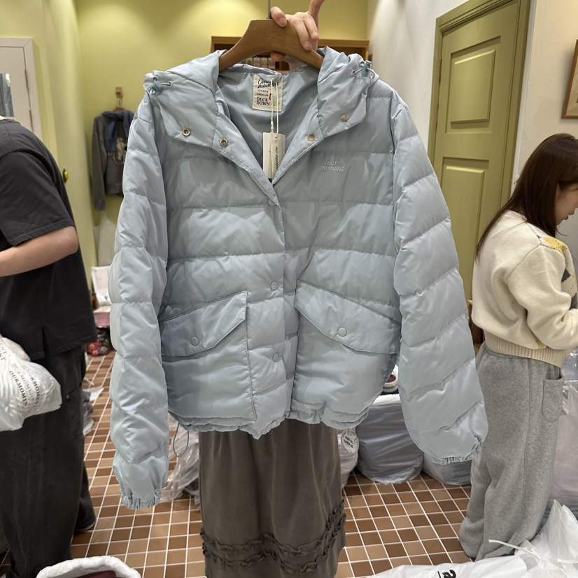 OURMOMENT東大門代購女士新品真品短款羽絨服連帽衫加厚鴨絨OURMOMENT短款羽絨服