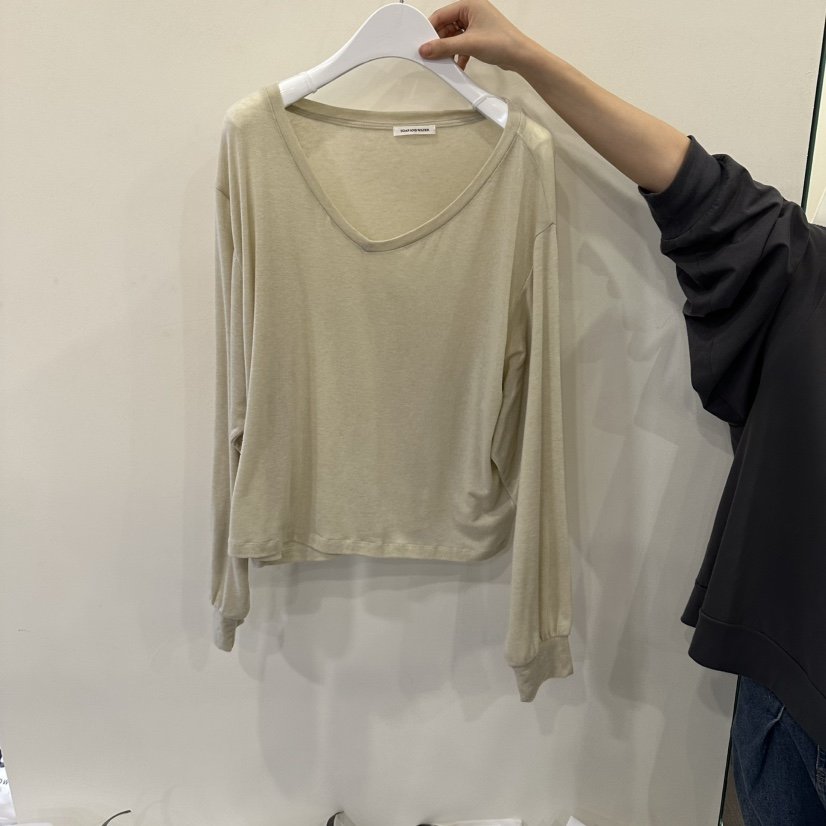 OUTFIT/SOAP AMD WATER韓國代購女裝新款時尚人氣長袖T恤OUTFIT/SOAP AMD WATER長袖T恤