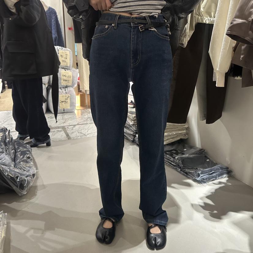 GENTLE B/LOVENTINA東大門實拍女士新款熱賣牛仔褲不含腰帶GENTLE B/LOVENTINA牛仔褲