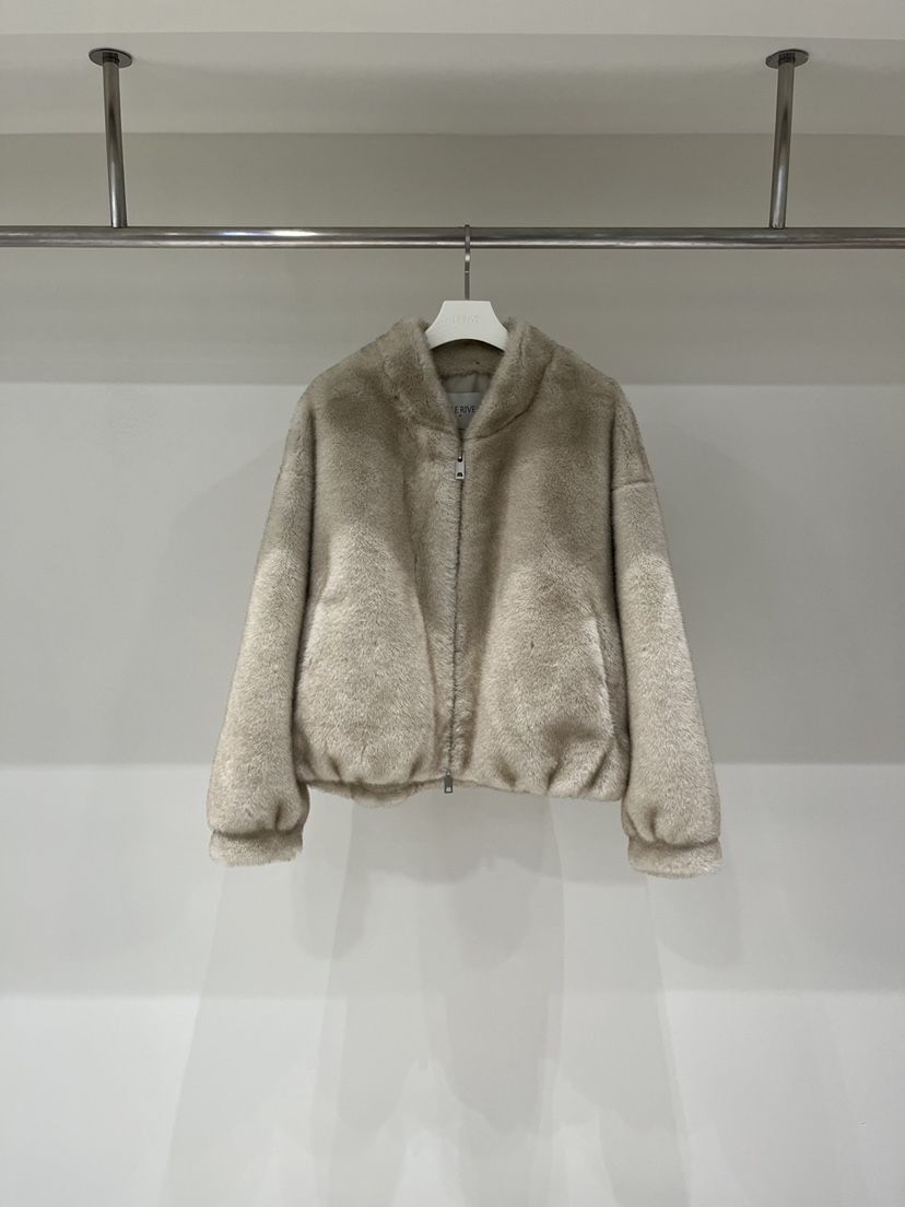 LE RIVE韓國代購女裝新品真品熱賣推薦休閑人氣短款大衣LE RIVE短款大衣