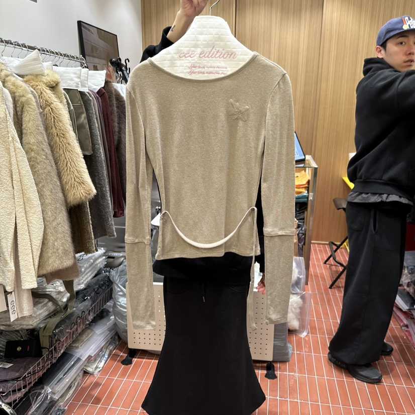 EEE韓國直郵26秋冬綁帶裝飾修身長袖T恤刺繡修身綁帶EEE長袖T恤