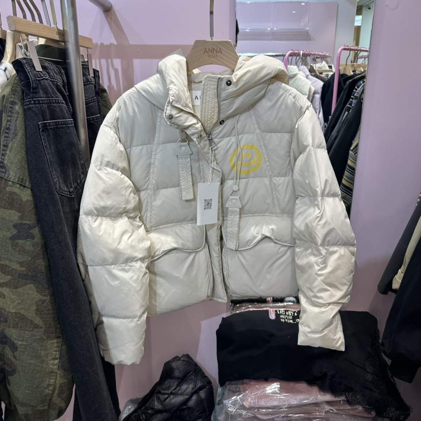 ANNA韓國代購26秋冬短款連帽笑臉羽絨服短款羽絨服羽絨服口袋ANNA短款羽絨服