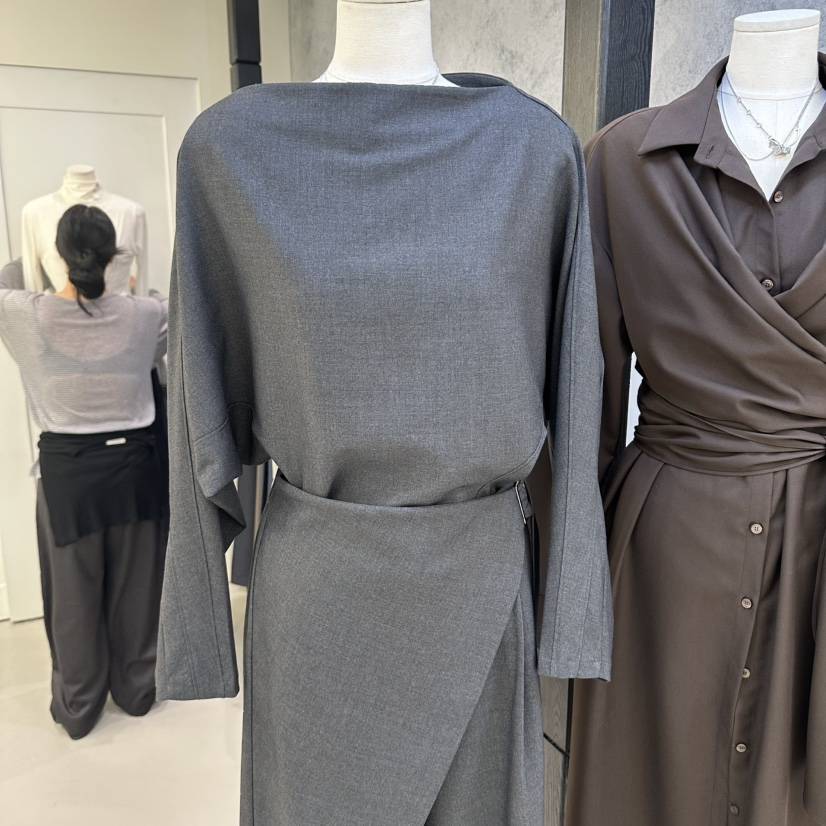 AMON東大門實拍女裝新品真品推薦職業熱賣人氣時尚長袖T恤AMON長袖T恤