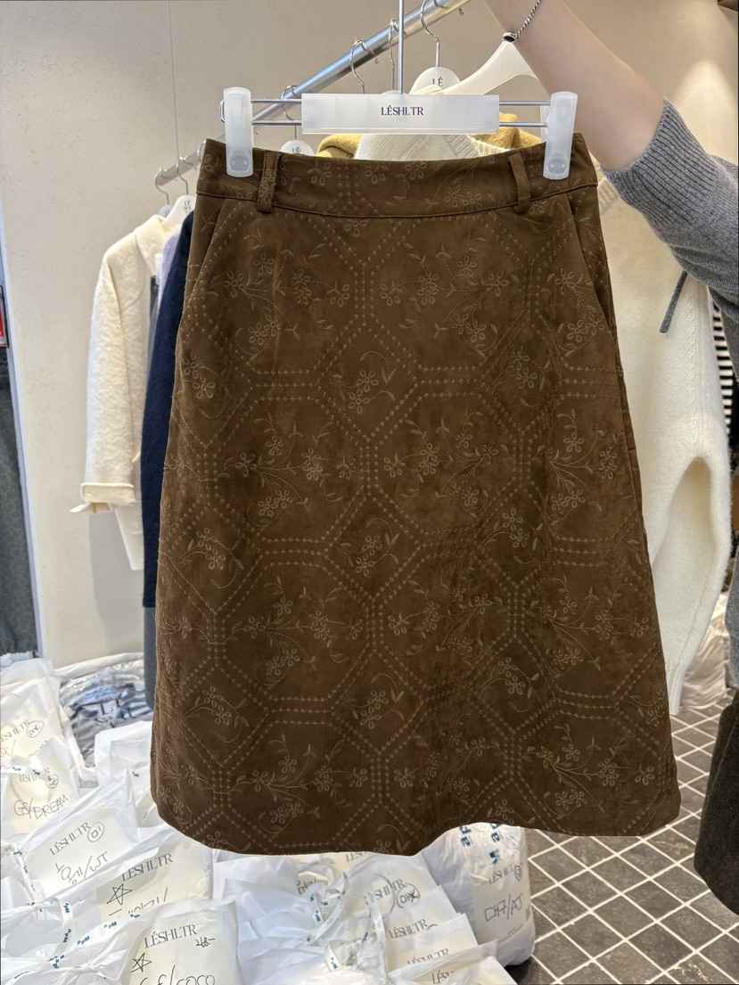 LESHLTR/CREAM東大門代購26秋冬復古刺繡中裙半身裙中短裙口袋LESHLTR/CREAM半身裙/中短裙