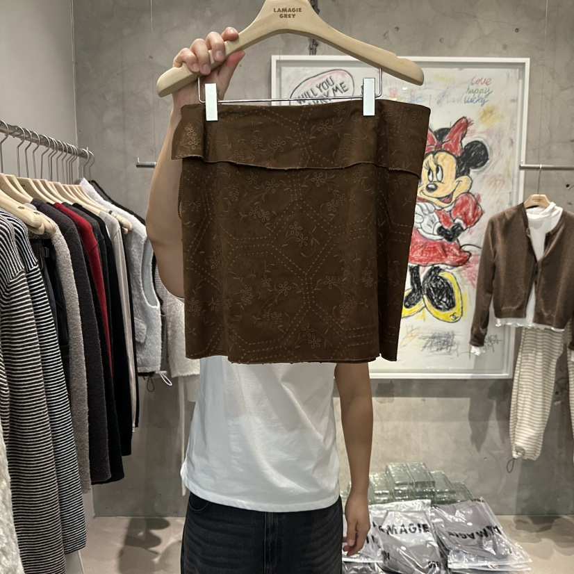 LAMAGIEPIE/LAMAGIE GREY東大門直郵26秋冬復古刺繡麂皮絨中短LAMAGIEPIE/LAMAGIE GREY半身裙/中短裙