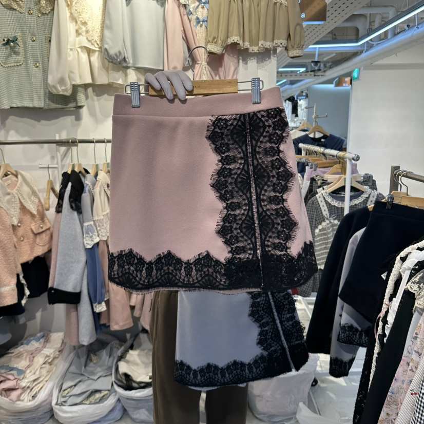 Papaine/HALMADE東大門代購26秋冬蕾絲拼接短裙褲蕾絲花黑色Papaine/HALMADE裙褲